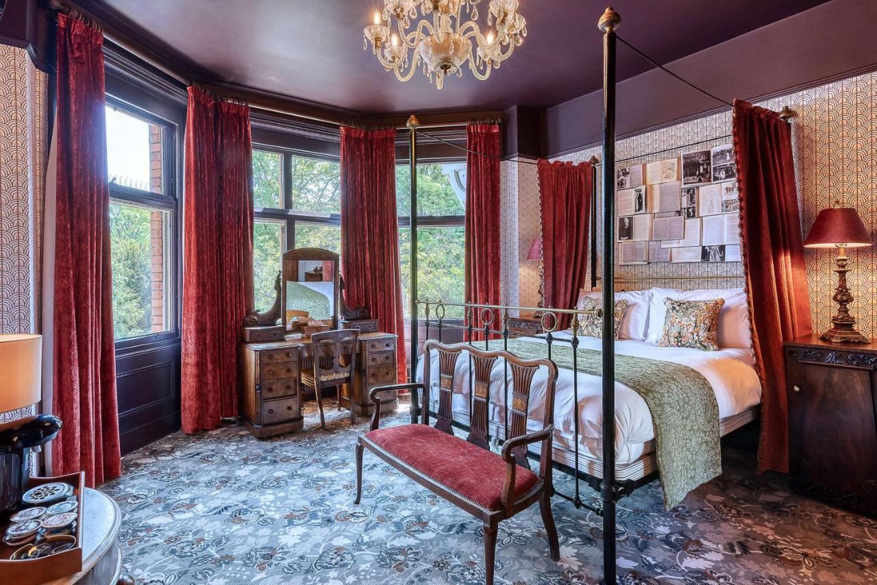 Clementine's Hotel